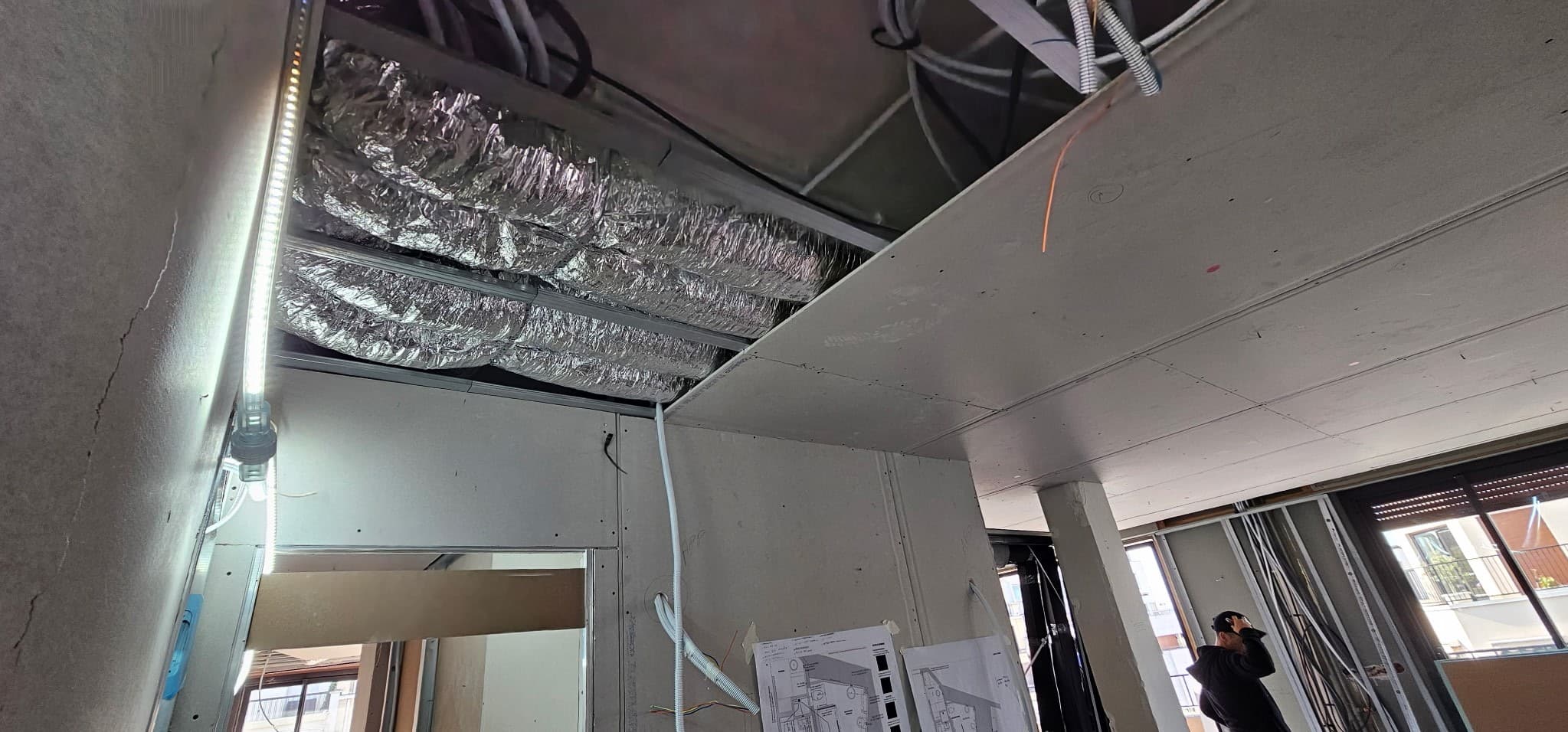 Climatisation gainable Paris Île-de-France (Ile-de-France) – Installation sur mesure – LC THERMIC