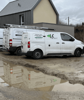 flotte-camions-lc-thermic-entretien-depannage-chauffage-95.jpg.png Camions LC Thermic prêts à intervenir pour l'entretien et le dépannage de chauffage dans tout le Val-d'Oise.