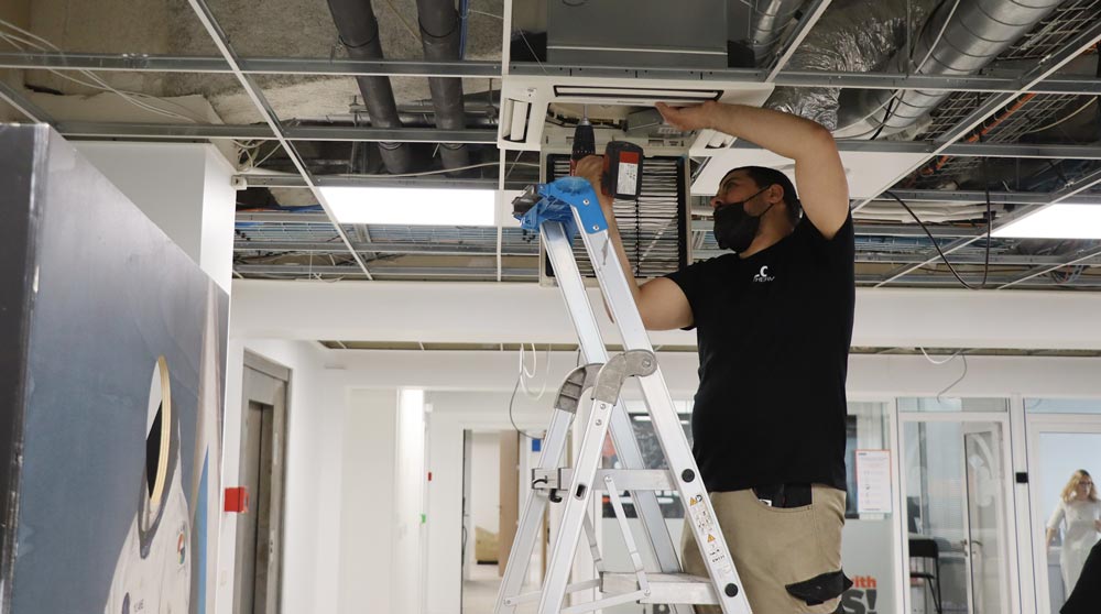 Installation de climatisation dans des bureaux à Paris